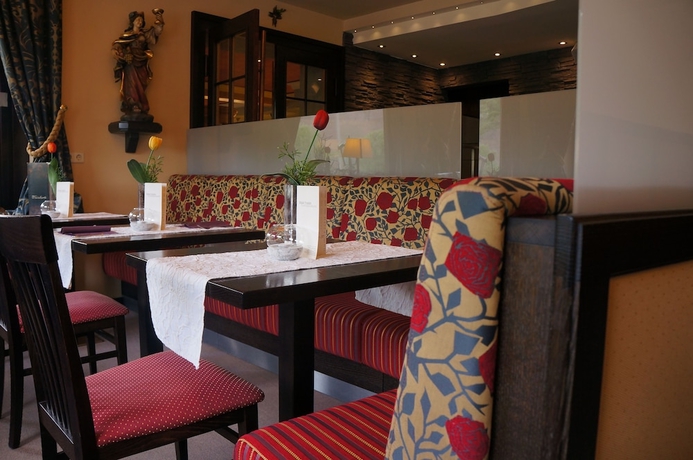 Imagen del bar/restaurante del Hotel Traube, Alken. Foto 7