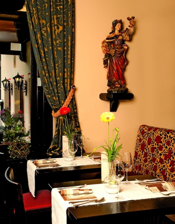 Imagen del bar/restaurante del Hotel Traube, Alken. Foto 9