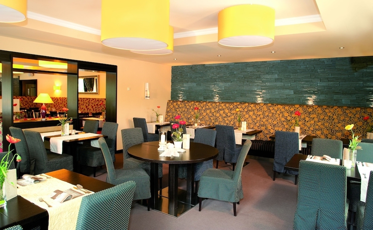 Imagen del bar/restaurante del Hotel Traube, Alken. Foto 10