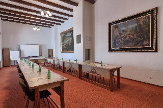 Imagen del bar/restaurante del Hotel Traube Medias. Foto 4