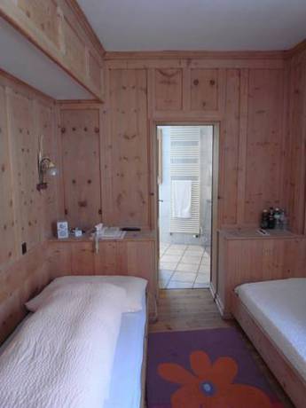 Imagen de la habitación del Hotel Traube, Scuol. Foto 11