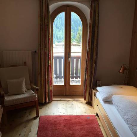 Imagen de la habitación del Hotel Traube, Scuol. Foto 15