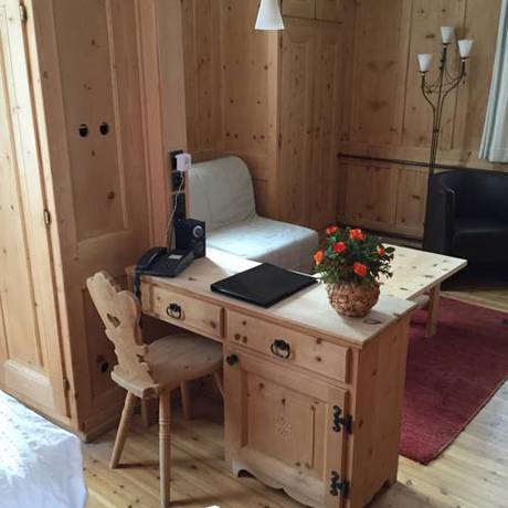 Imagen de la habitación del Hotel Traube, Scuol. Foto 16