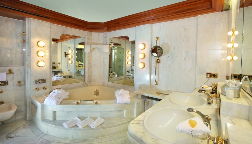 Imagen de la habitación del Hotel Traube Tonbach. Foto 3