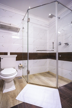 Imagen de la habitación del Hotel Travancore Court. Foto 13