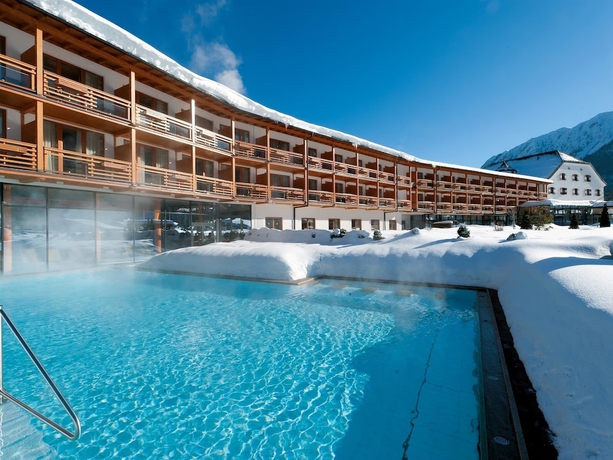 Imagen de la piscina del Hotel Travel Charme F&uuml;rstenhaus Am Achensee. Foto 16