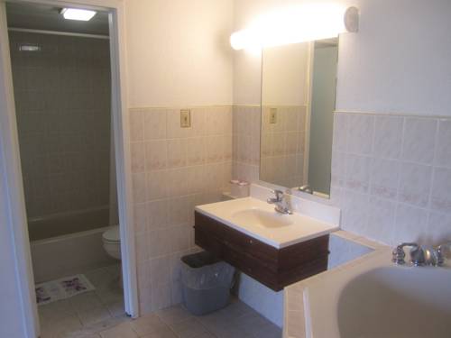 Imagen de la habitación del Hotel Travel Inn And Suites, Lakehurst. Foto 14