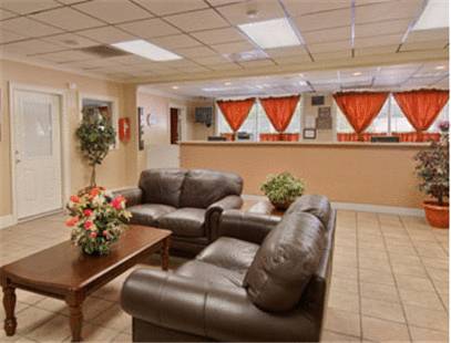 Imagen de la habitación del Hotel Travel Inn Atlanta. Foto 2