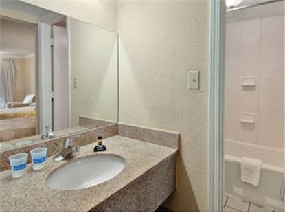 Imagen de la habitación del Hotel Travel Inn Atlanta. Foto 5