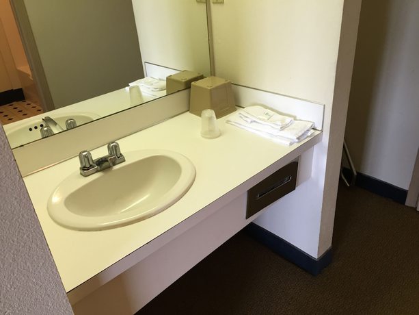 Imagen de la habitación del Hotel Travel Inn, Des Moines. Foto 5