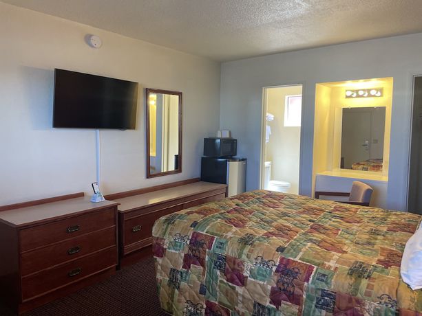 Imagen de la habitación del Hotel Travel Inn, Farmington. Foto 5