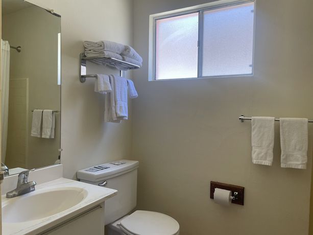 Imagen de la habitación del Hotel Travel Inn, Farmington. Foto 9