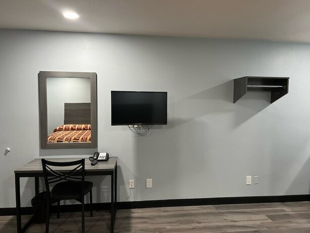 Imagen de la habitación del Hotel Travel Inn Gilroy. Foto 12
