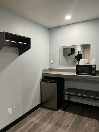 Imagen de la habitación del Hotel Travel Inn Gilroy. Foto 14