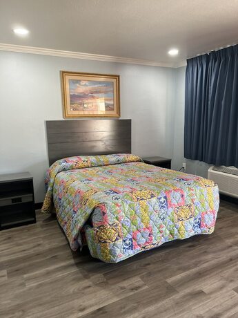 Imagen de la habitación del Hotel Travel Inn Gilroy. Foto 17