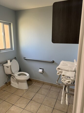 Imagen general del Hotel Travel Inn Gilroy. Foto 9