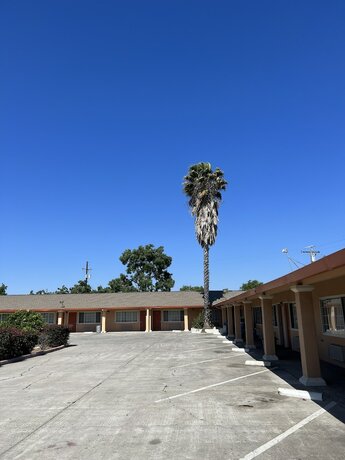 Imagen general del Hotel Travel Inn Gilroy. Foto 11
