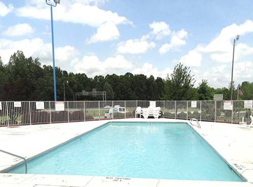 Imagen de la habitación del Hotel Travel Inn, Greensboro. Foto 2