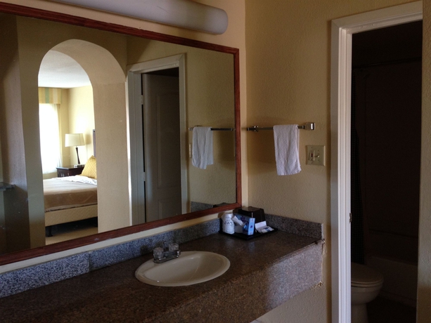 Imagen de la habitación del Hotel Travel Inn, Houston. Foto 8