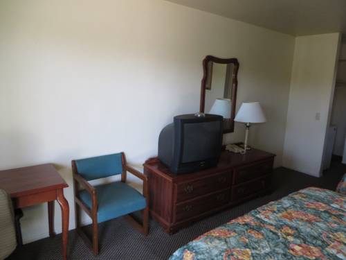 Imagen de la habitación del Hotel Travel Inn Lake Elsinore. Foto 1