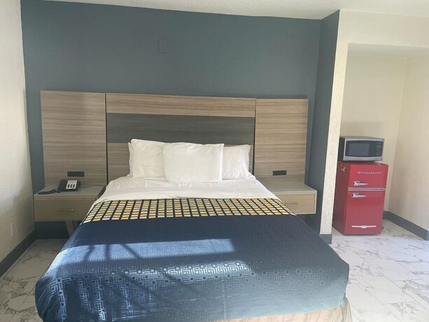 Imagen de la habitación del Hotel Travel Inn Motel. Foto 15