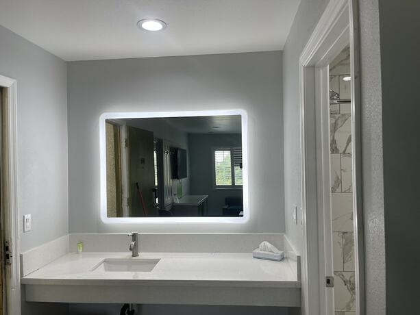 Imagen de la habitación del Hotel Travel Inn Motel. Foto 19