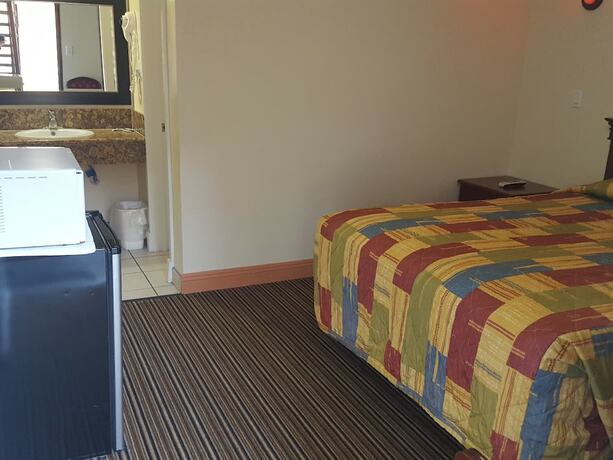 Imagen de la habitación del Hotel Travel Inn Motel, Los &Aacute;ngeles. Foto 15
