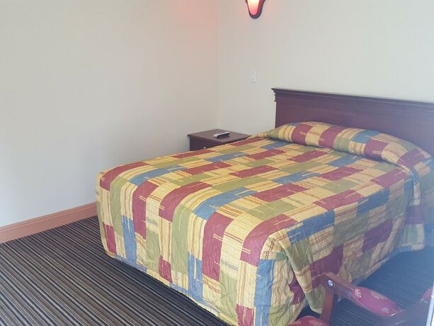 Imagen de la habitación del Hotel Travel Inn Motel, Los &Aacute;ngeles. Foto 16