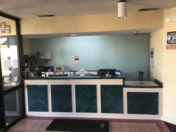 Imagen de los interiores del Hotel Travel Inn North Little Rock. Foto 18