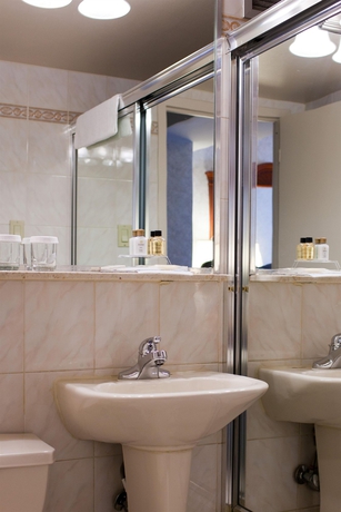 Imagen de la habitación del Hotel Travel Inn, Nueva York. Foto 9