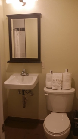 Imagen de la habitación del Hotel Travel Inn, Oakland. Foto 11