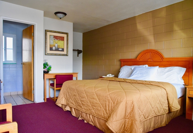Imagen de la habitación del Hotel Travel Inn, Redding. Foto 2