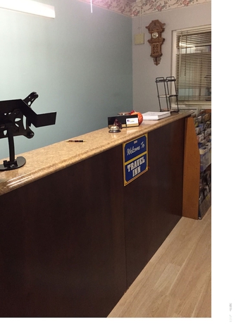 Imagen de los interiores del Hotel Travel Inn, Redding. Foto 17
