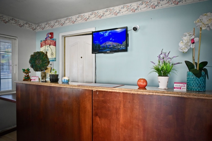 Imagen de los interiores del Hotel Travel Inn, Redding. Foto 18