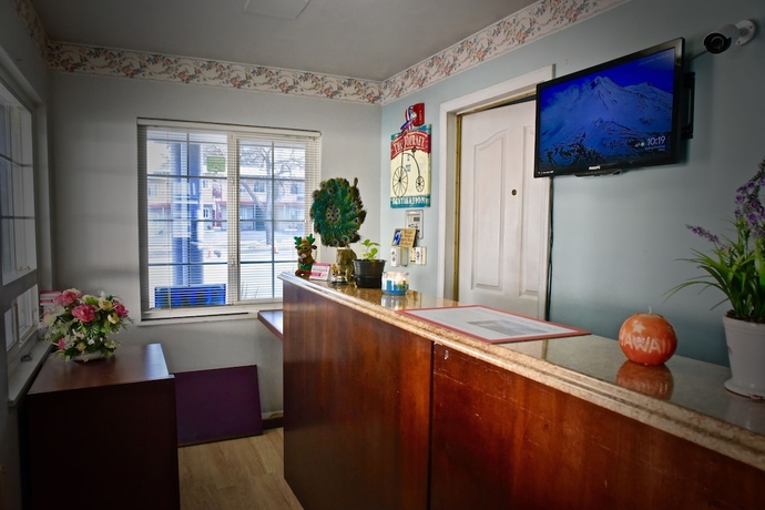 Imagen de los interiores del Hotel Travel Inn, Redding. Foto 19