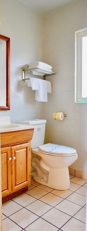 Imagen de la habitación del Hotel Travel Inn, Redding. Foto 15