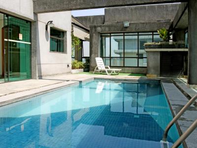 Imagen de la piscina del Hotel Travel Inn Ritz. Foto 7