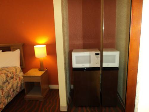Imagen de la habitación del Hotel Travel Inn Winter Haven. Foto 4