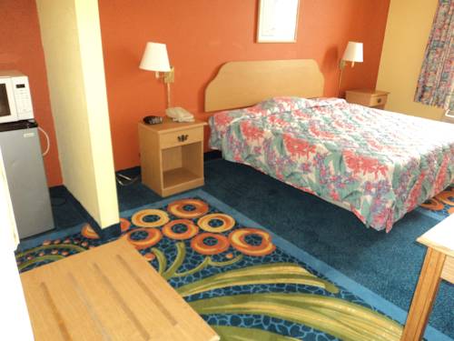 Imagen de la habitación del Hotel Travel Inn Winter Haven. Foto 13