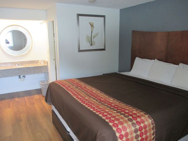 Imagen de la habitación del Hotel Travel Inn and Suites, Lakehurst. Foto 10