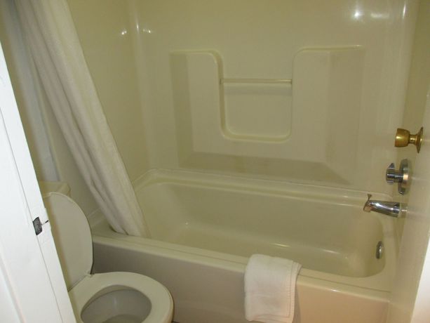 Imagen de la habitación del Hotel Travel Inn and Suites, Lakehurst. Foto 13