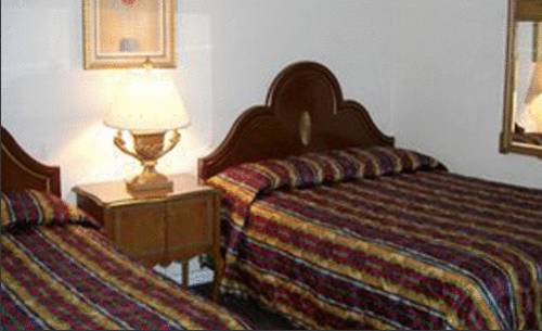 Imagen de la habitación del Hotel Travel Inn and Suites, Victorville. Foto 6
