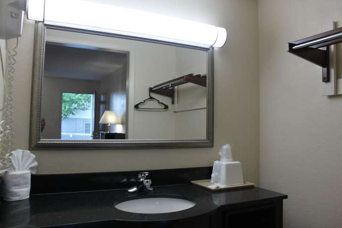 Imagen general del Hotel Travel Inn of Buford. Foto 5