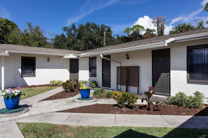 Imagen de los exteriores del Hotel Travel Inn of Titusville. Foto 14