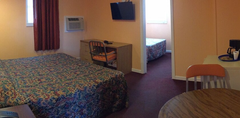 Imagen de la habitación del Hotel Travel Lite Motel. Foto 5