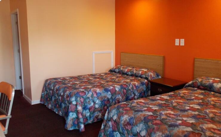 Imagen de la habitación del Hotel Travel Lite Motel. Foto 6
