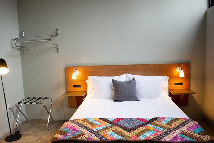 Imagen de la habitación del Hotel Travelers. Foto 13