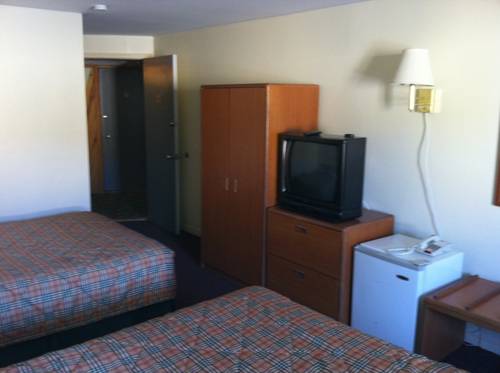Imagen de la habitación del Hotel Travelers Inn, Belleville. Foto 6