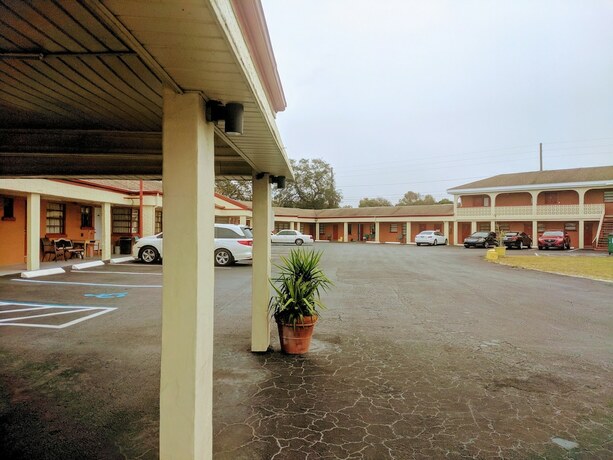 Imagen general del Hotel Travelers Inn Clearwater. Foto 7