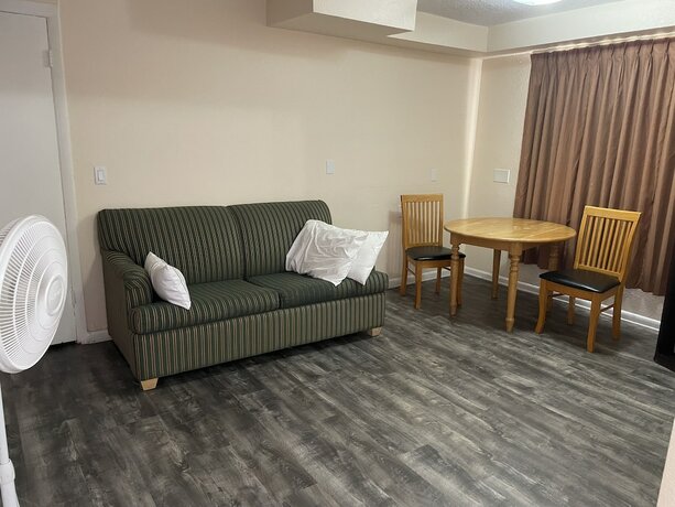 Imagen general del Hotel Travelers Inn Clearwater. Foto 9